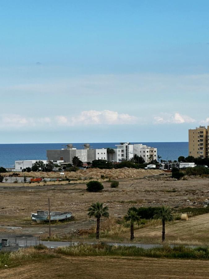 Maestro Sea - View Apartment Larnaca Exteriör bild