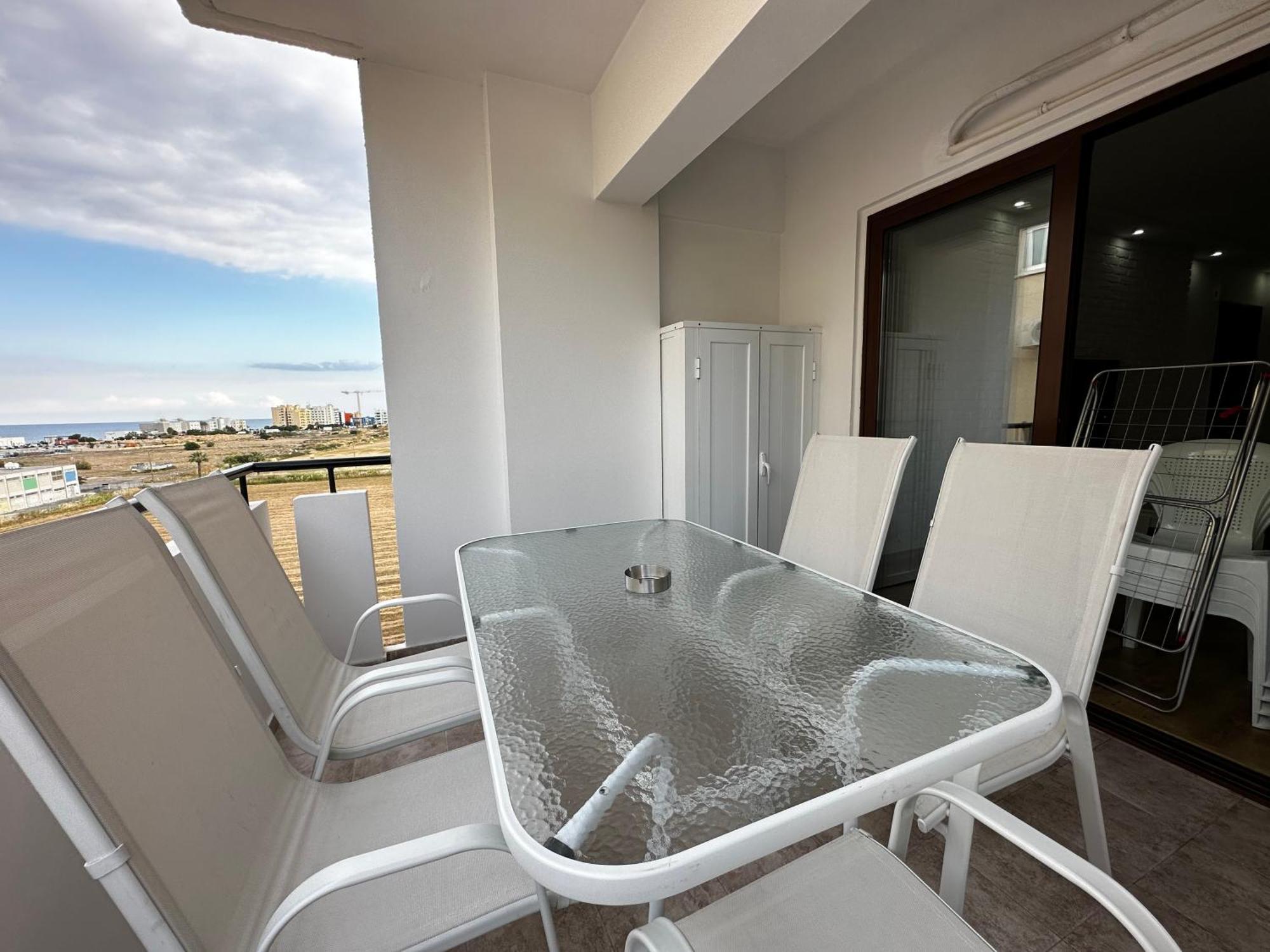 Maestro Sea - View Apartment Larnaca Exteriör bild